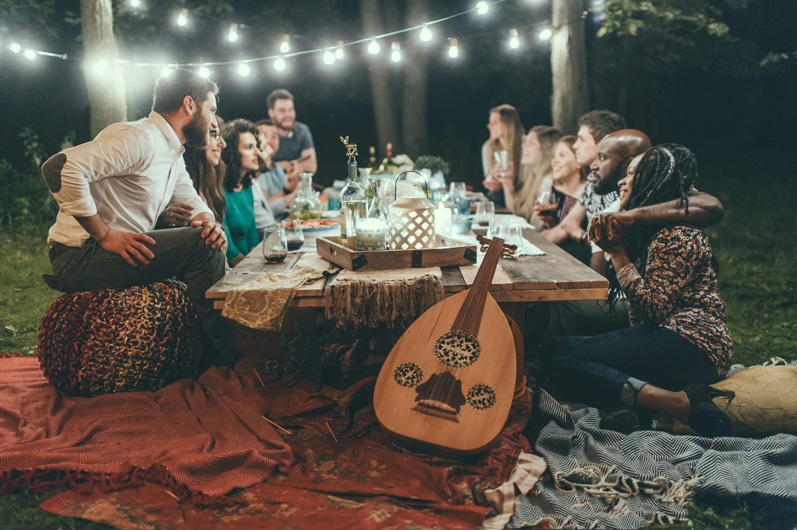 tablescape friends at a dinner party
