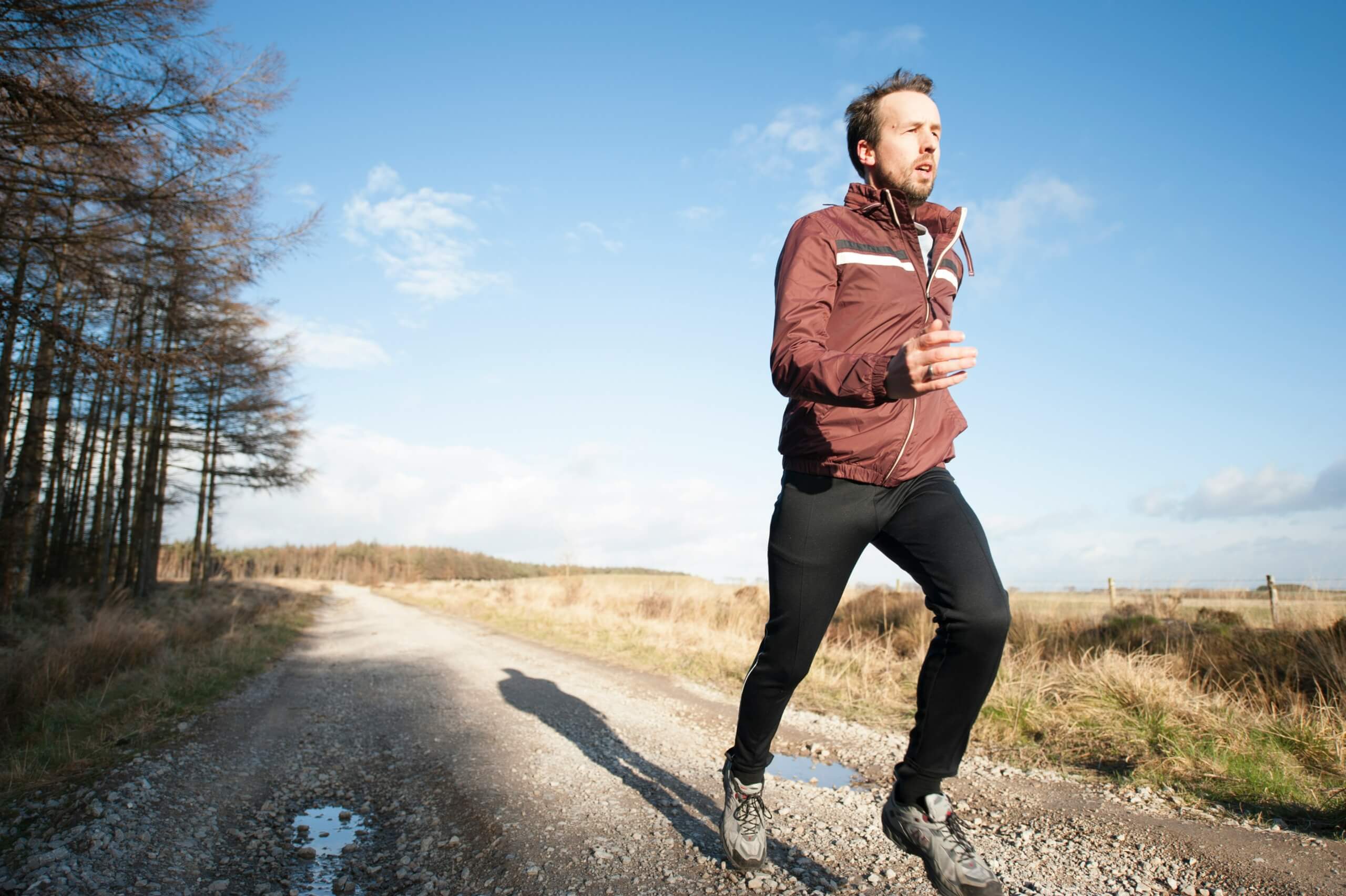 man running in good running gear