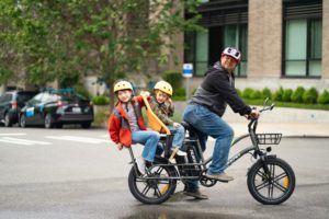 tips for safe family biking - family on bikes
