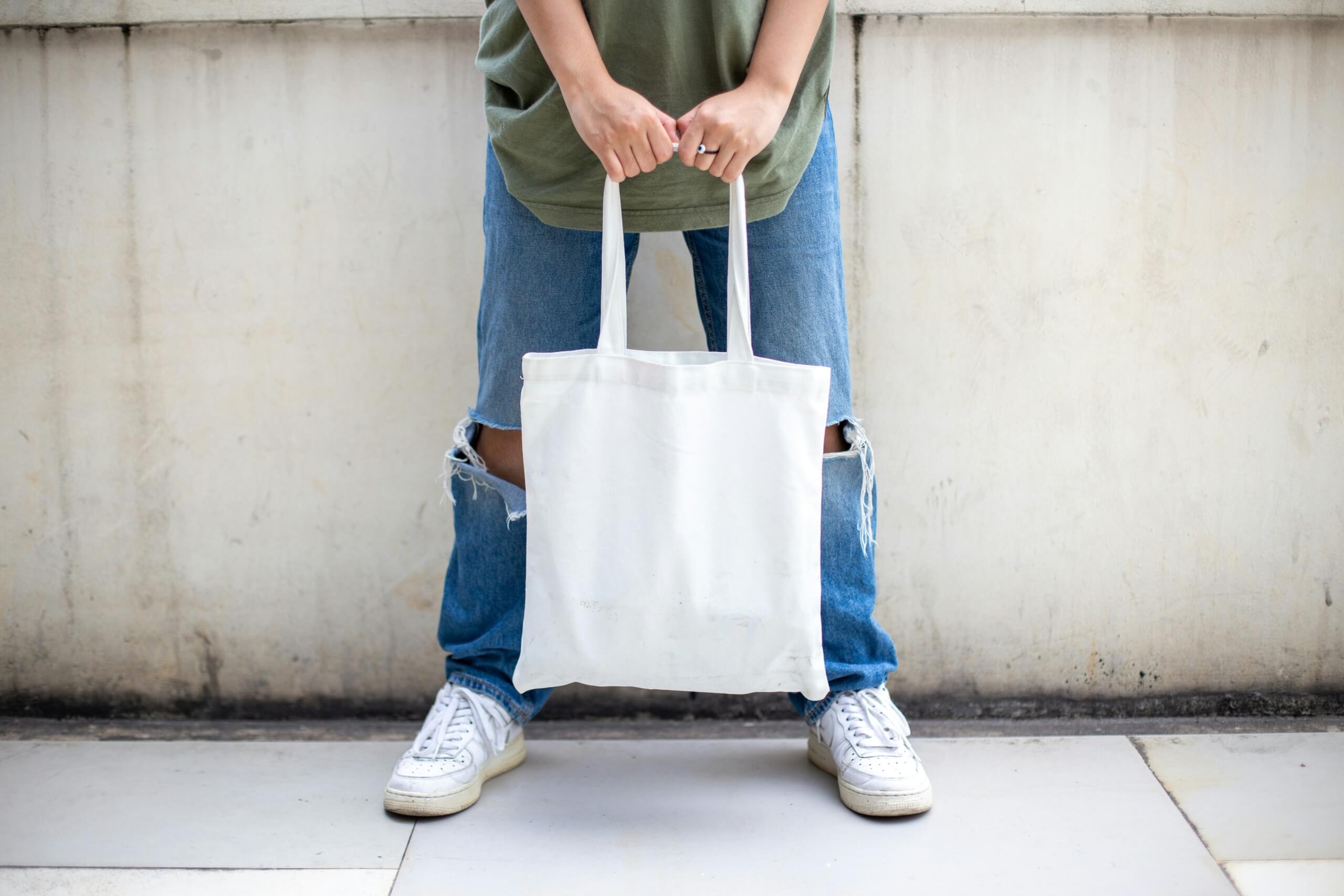 Back-to-School Shopping Day - shopping bag