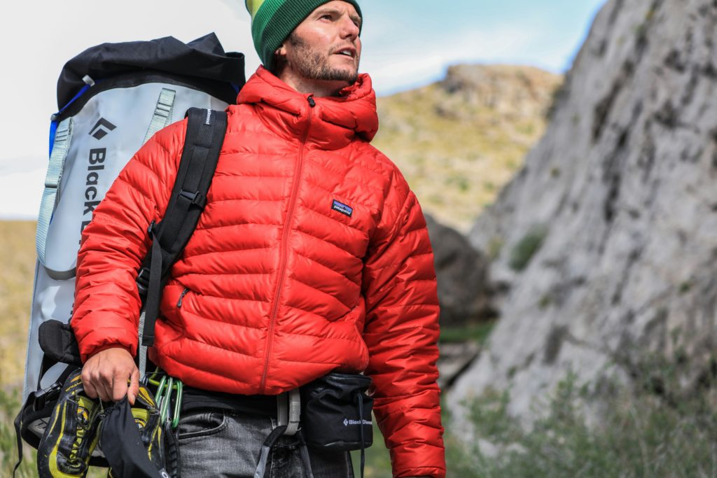 man hiking how to layer for winter hiking