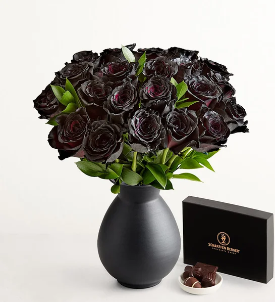 New Moon Black Roses™ The Best Flowers to give on Valentine's Day