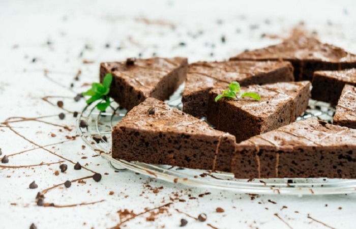 Homemade 4 ingredient flour-less protein brownies