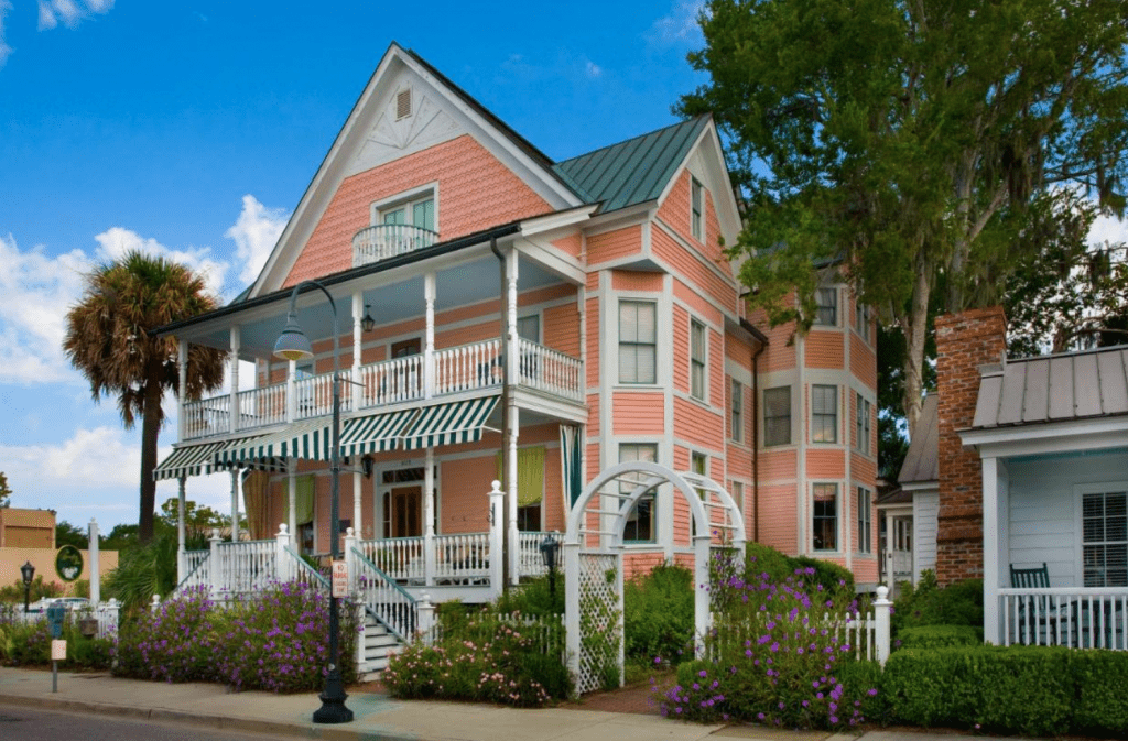top-10-romantic-getaway-ideas-for-couples-this-valentine-s-day