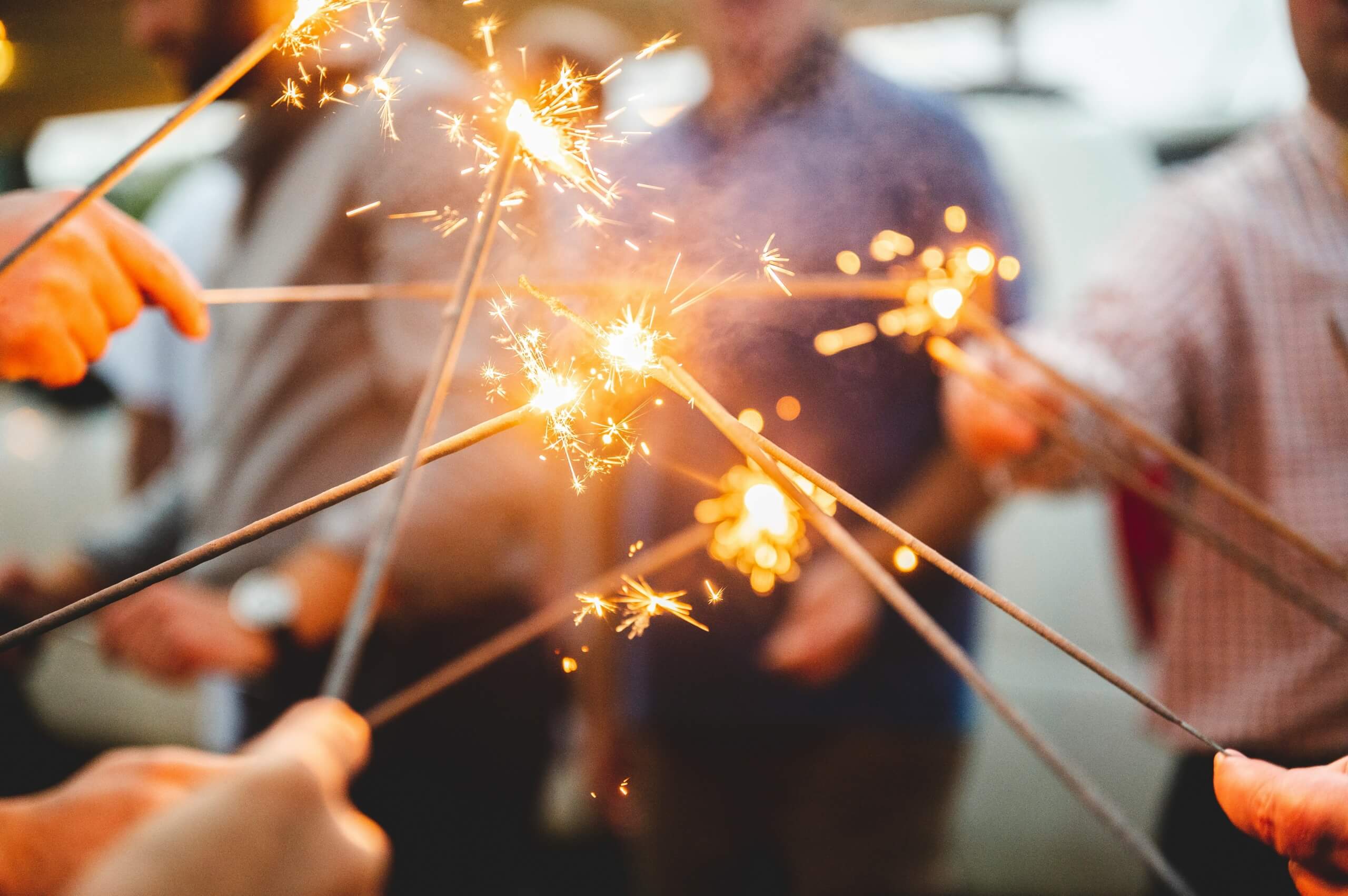 sparklers 4th of july backyard party ideas