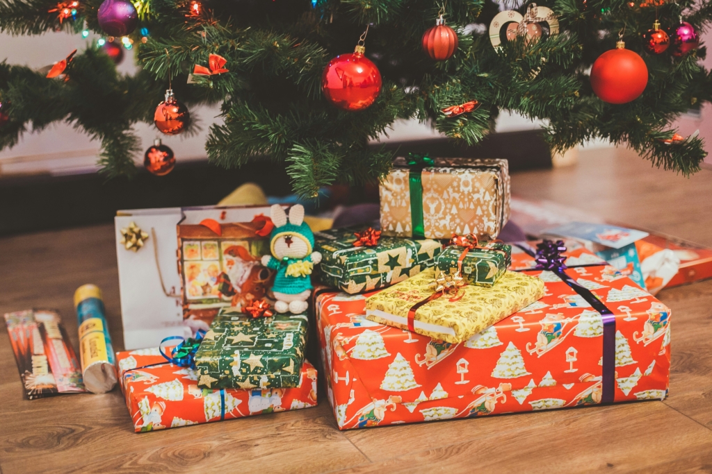christmas presents under the tree gifts family christmas gift ideas