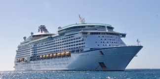 White Cruise Ship - Christmas cruises