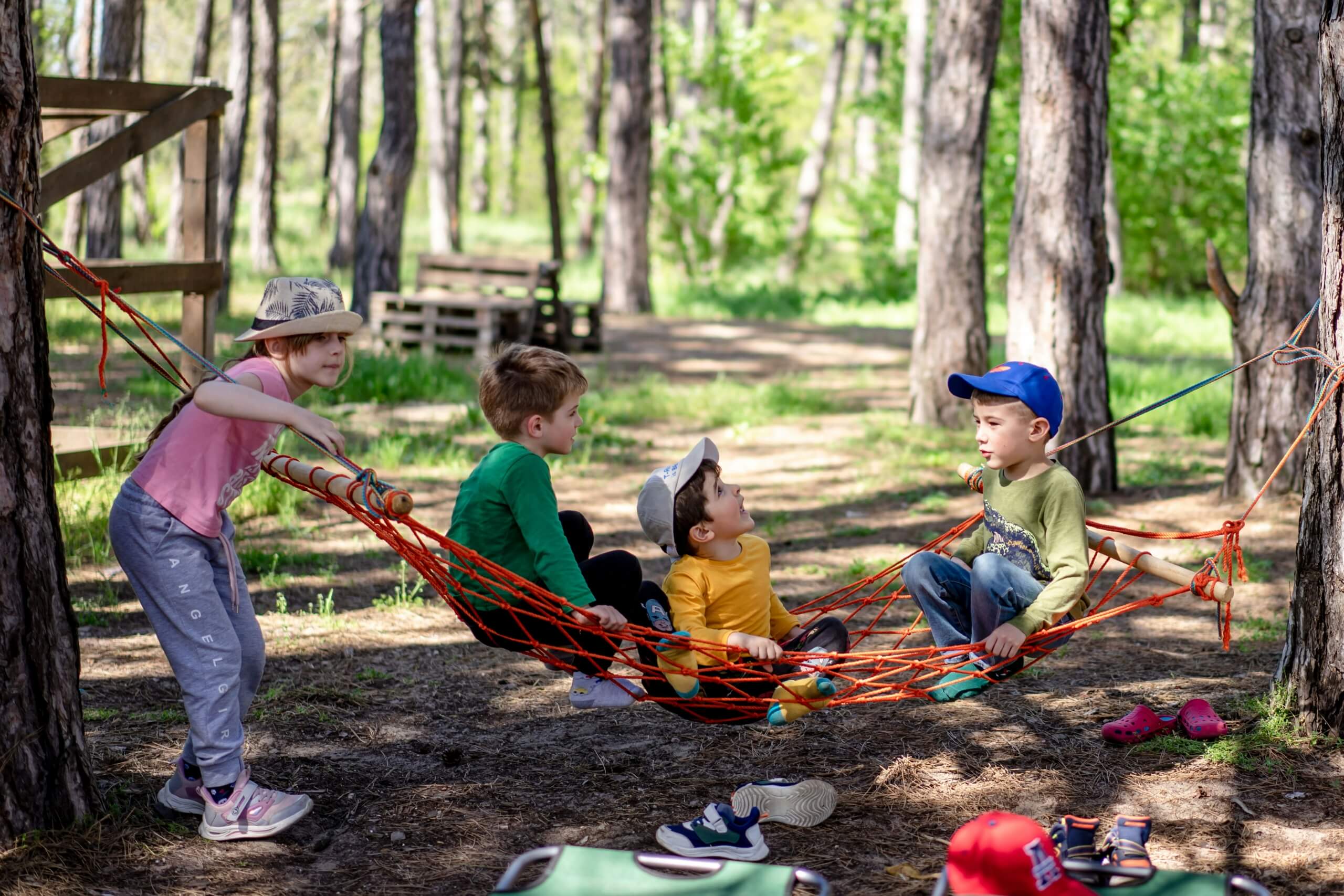 fun outdoor games - kids playing outside