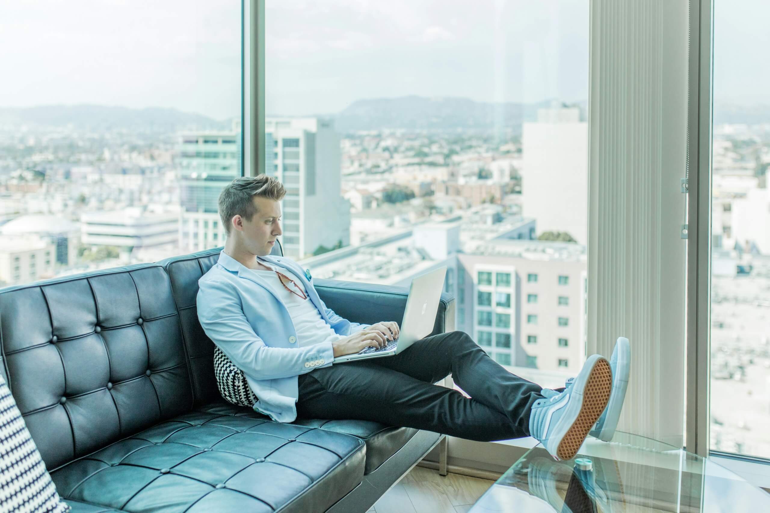 smart athleisure - man working