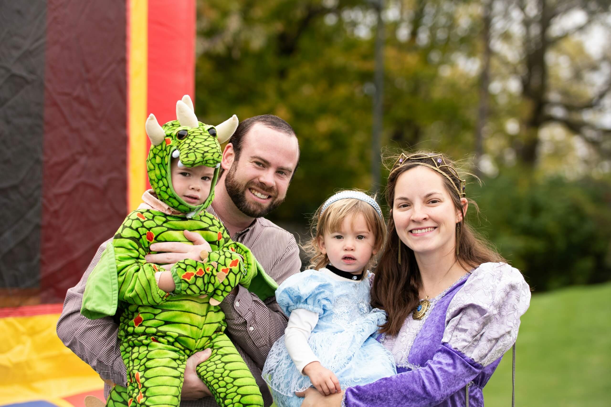 family halloween Family-Friendly Halloween Traditions