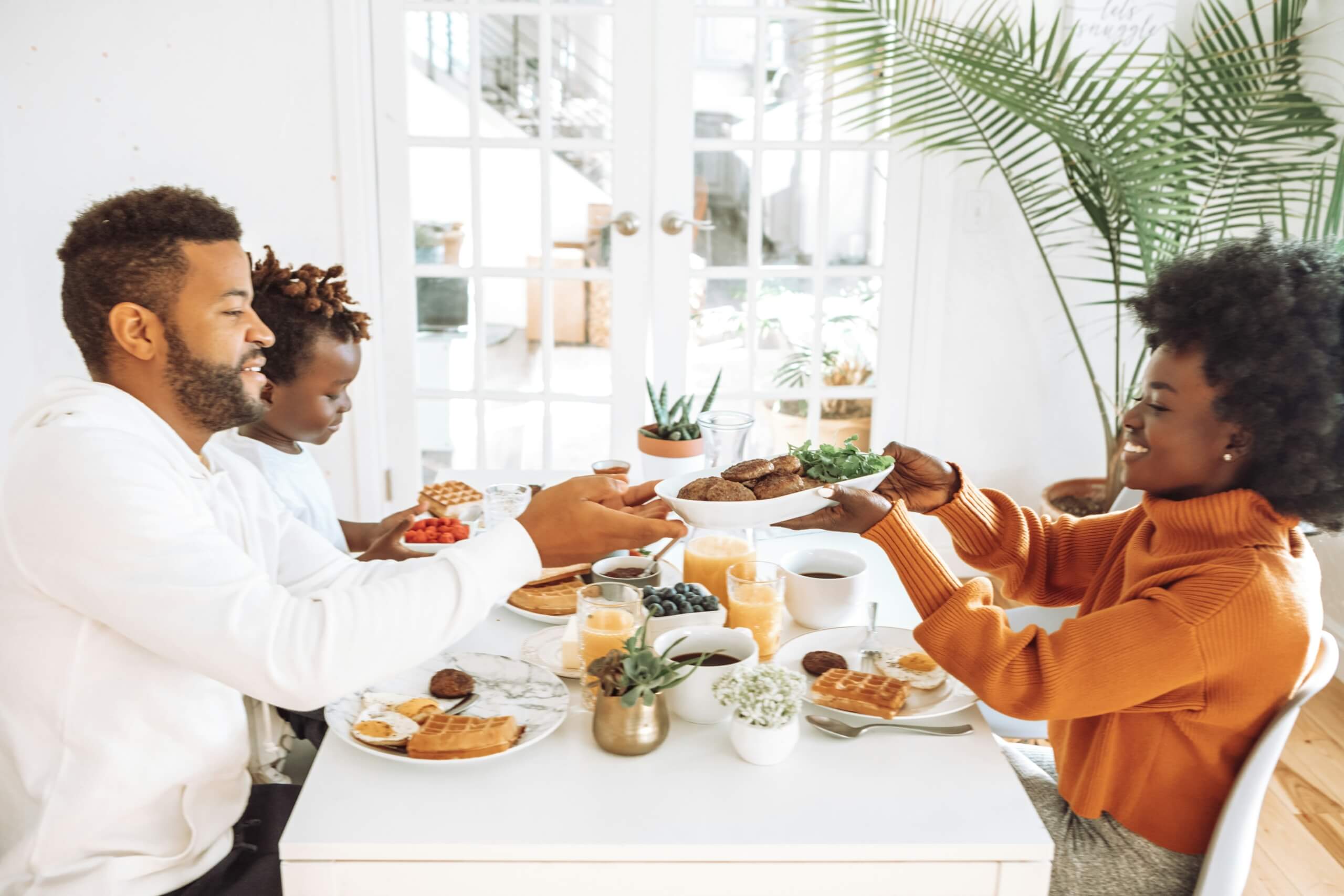 family dinner Easy Weeknight Dinner Ideas for Busy Families